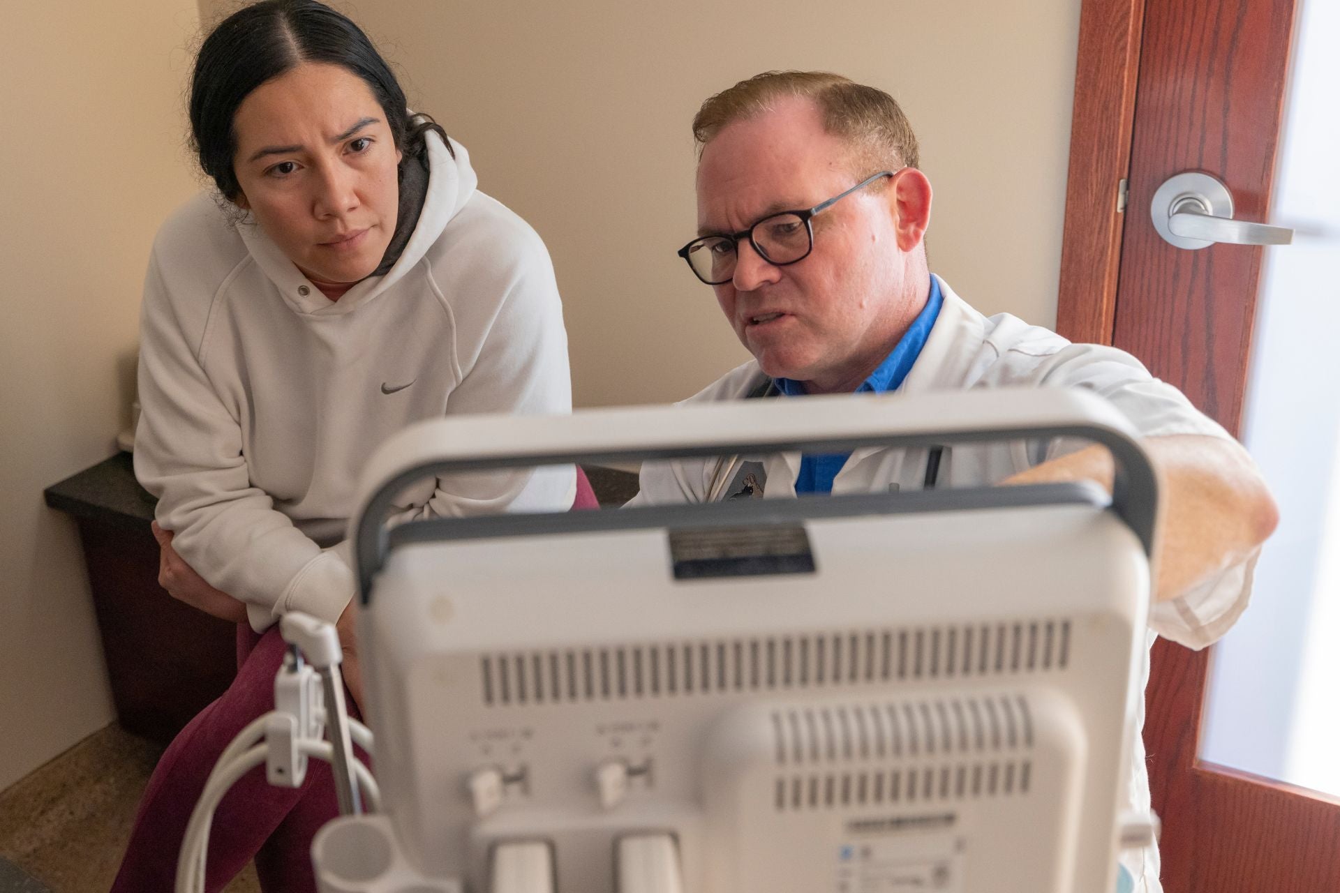 Consulting on a diagnostic case using Ultrasound at Ancare Vet